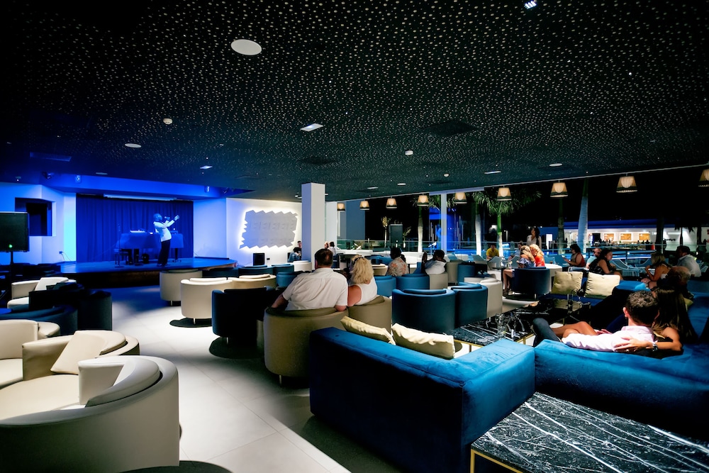 Hotel Lava Beach — Restaurant & bars in Puerto del Carmen, Canary Islands