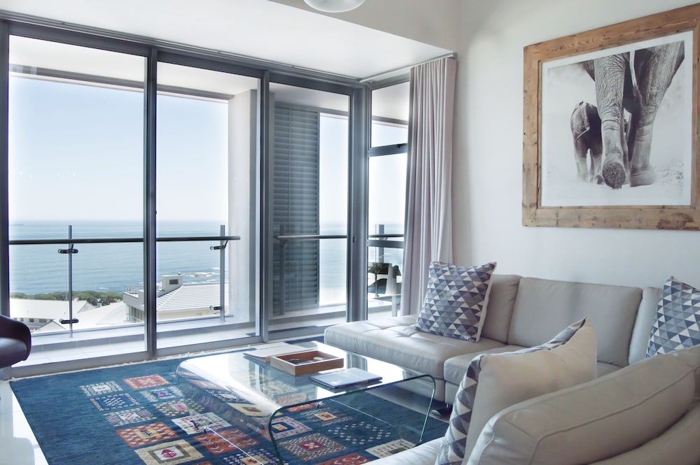 The Crystal Apartments — Hotel rooms in Cape Town, Western Cape
