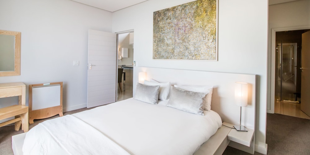 The Crystal Apartments — Hotel rooms in Cape Town, Western Cape