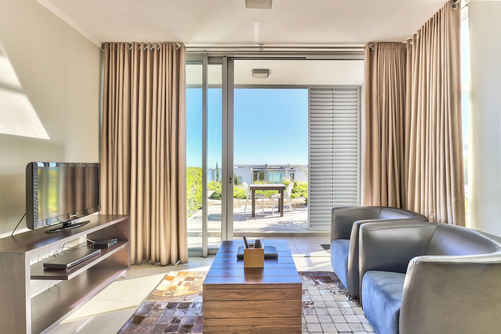 The Crystal Apartments — Hotel rooms in Cape Town, Western Cape
