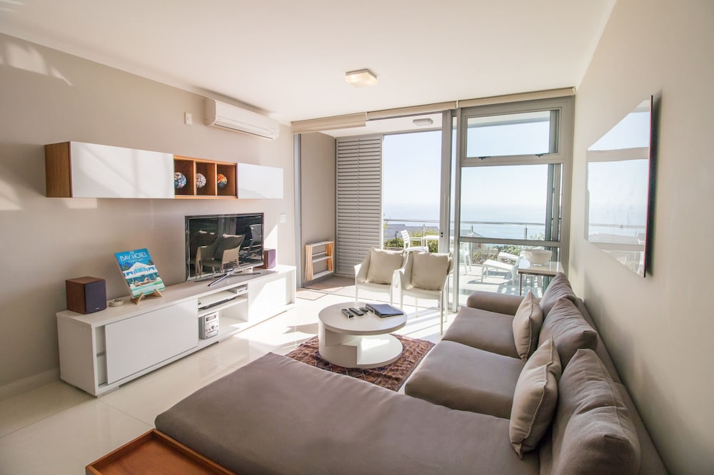 The Crystal Apartments — Hotel rooms in Cape Town, Western Cape