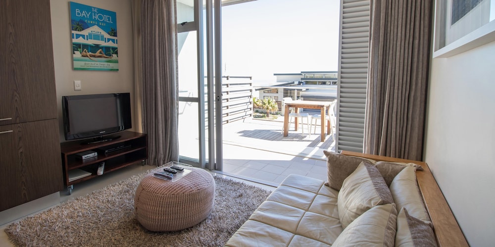The Crystal Apartments — Hotel rooms in Cape Town, Western Cape