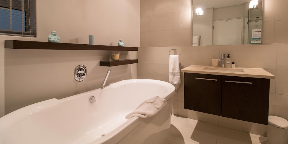 The Crystal Apartments — Hotel rooms in Cape Town, Western Cape