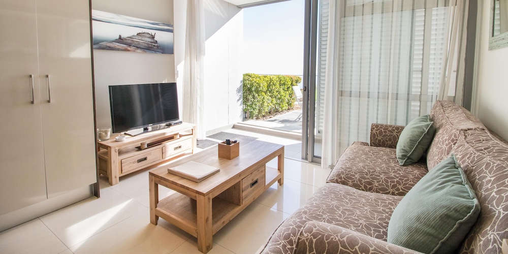 The Crystal Apartments — Hotel rooms in Cape Town, Western Cape