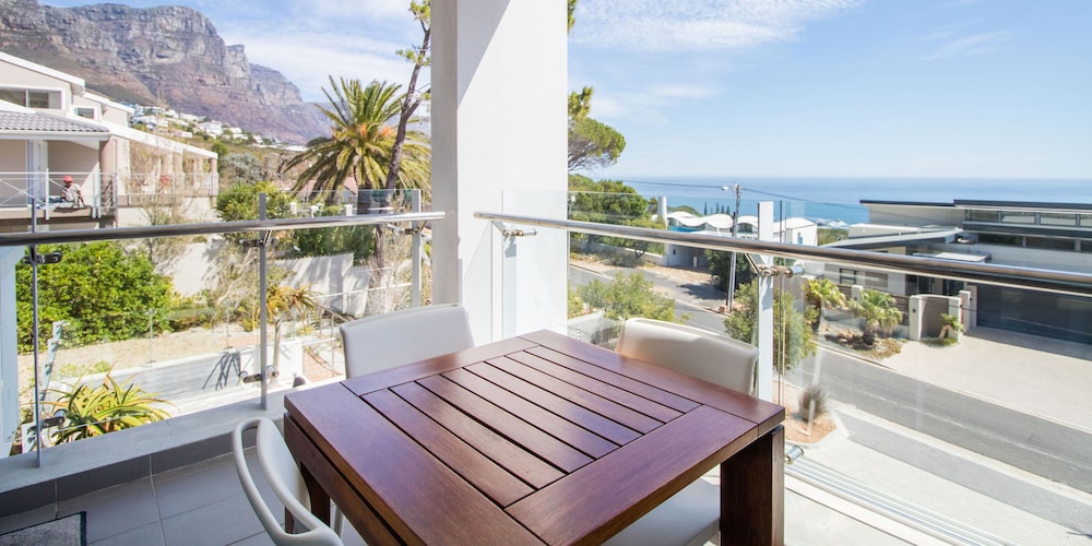 The Crystal Apartments — Hotel building in Cape Town, Western Cape