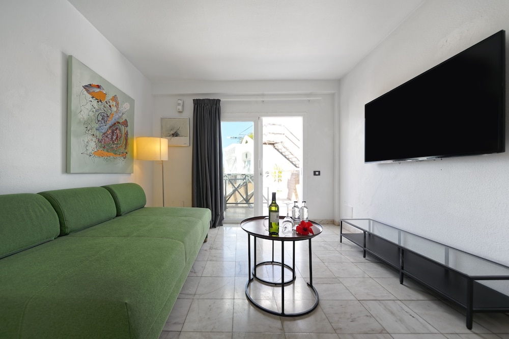 Vista Bonita Gay & Lesbian only Resort — Hotel rooms in Maspalomas, Canary Islands
