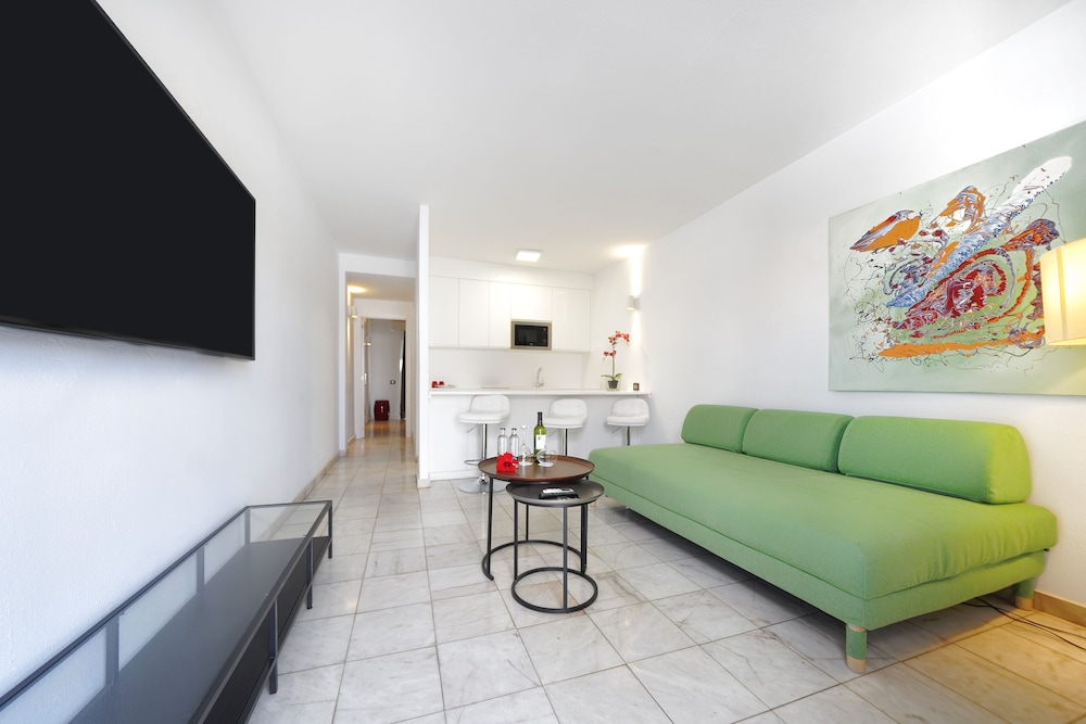 Vista Bonita Gay & Lesbian only Resort — Hotel rooms in Maspalomas, Canary Islands