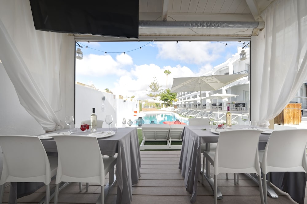 Vista Bonita Gay & Lesbian only Resort — Restaurant & bars in Maspalomas, Canary Islands