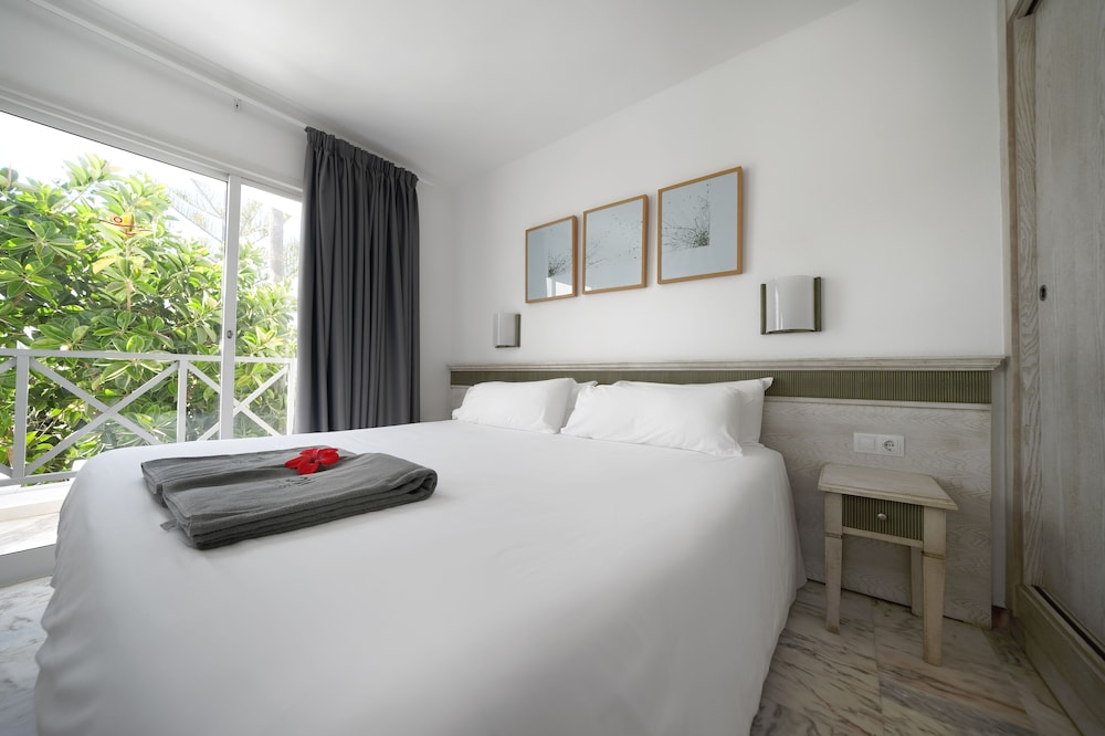 Vista Bonita Gay & Lesbian only Resort — Hotel rooms in Maspalomas, Canary Islands