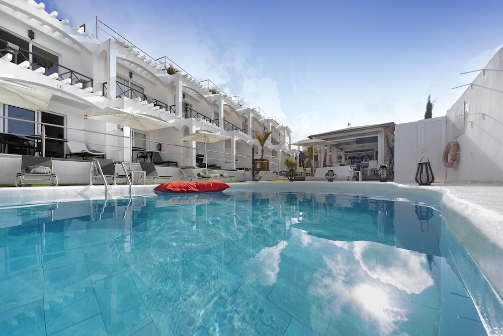 Vista Bonita Gay & Lesbian only Resort — Swimming pool in Maspalomas, Canary Islands