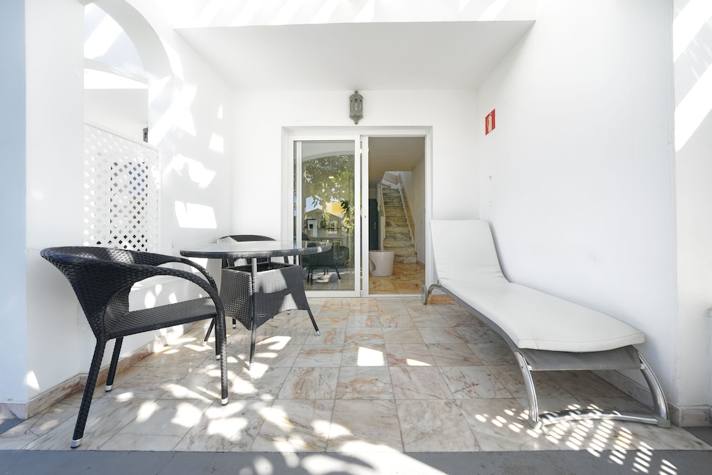 Vista Bonita Gay & Lesbian only Resort — Hotel rooms in Maspalomas, Canary Islands