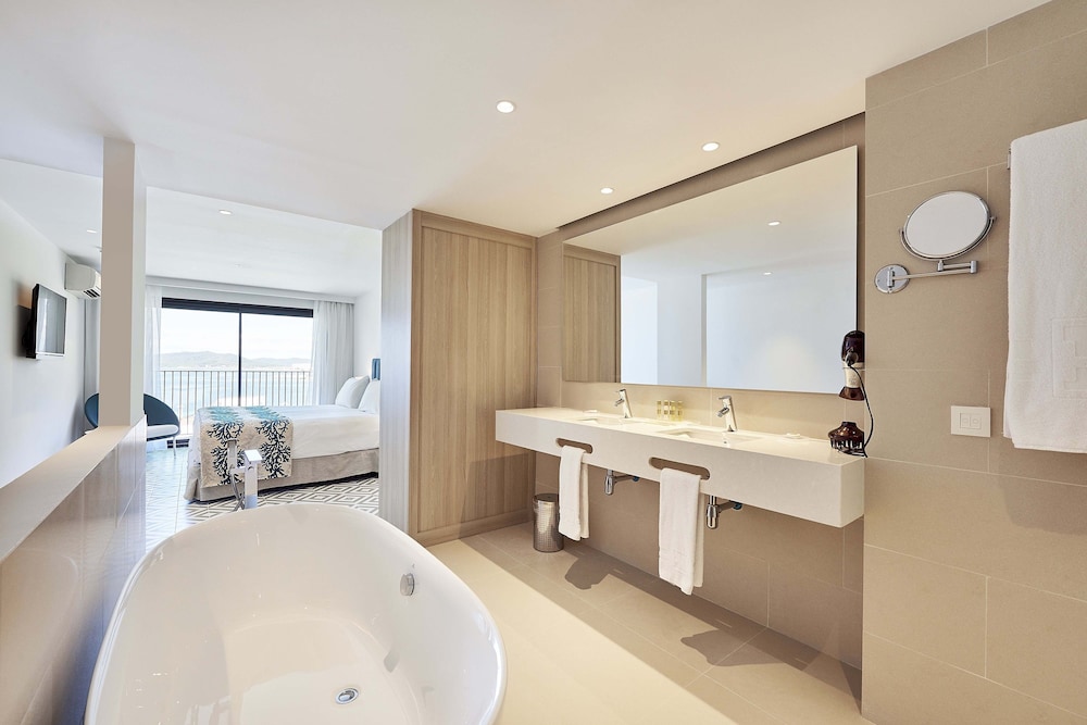 Eurostars Ibiza — Hotel rooms in Ibiza Town, Balearic Islands