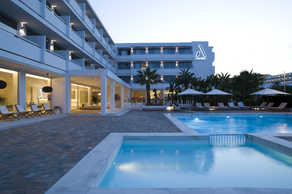 Hotel Ánfora Ibiza — Swimming pool in Santa Eulalia, Balearic Islands