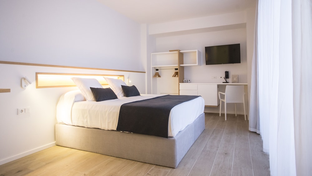 Hotel Ánfora Ibiza — Hotel rooms in Santa Eulalia, Balearic Islands