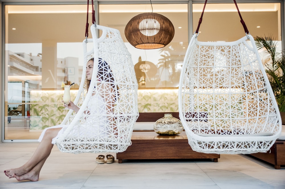 Hotel Ánfora Ibiza — Restaurant & bars in Santa Eulalia, Balearic Islands
