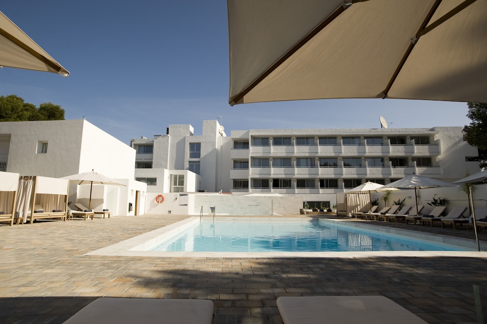 Hotel Ánfora Ibiza — Swimming pool in Santa Eulalia, Balearic Islands