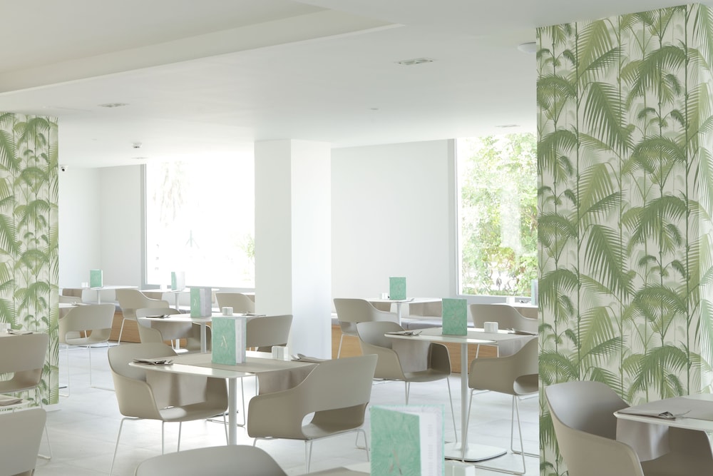 Hotel Ánfora Ibiza — Restaurant & bars in Santa Eulalia, Balearic Islands