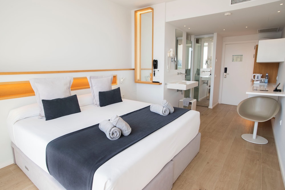 Hotel Ánfora Ibiza — Hotel rooms in Santa Eulalia, Balearic Islands