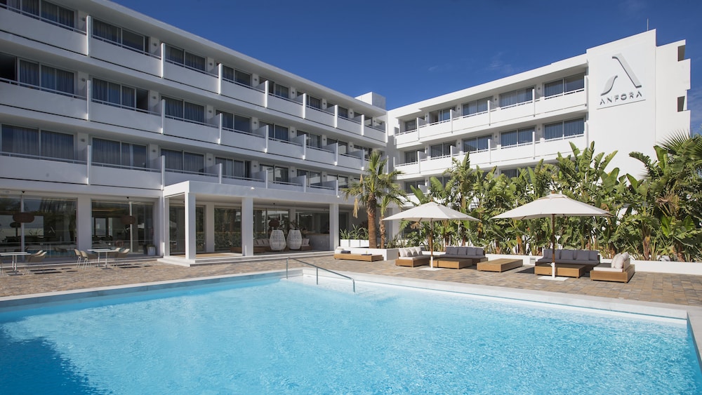 Hotel Ánfora Ibiza — Swimming pool in Santa Eulalia, Balearic Islands