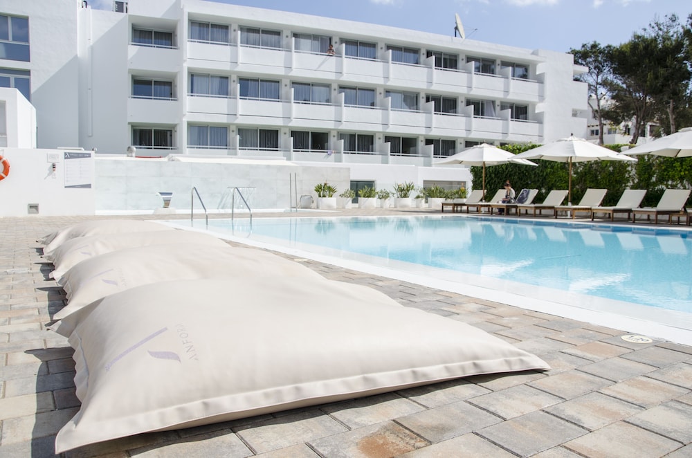 Hotel Ánfora Ibiza — Swimming pool in Santa Eulalia, Balearic Islands