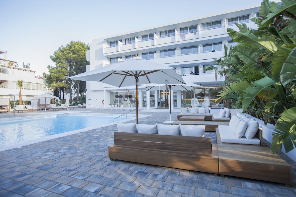 Hotel Ánfora Ibiza — Swimming pool in Santa Eulalia, Balearic Islands