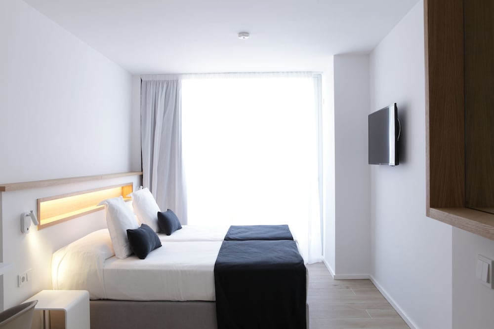 Hotel Ánfora Ibiza — Hotel rooms in Santa Eulalia, Balearic Islands