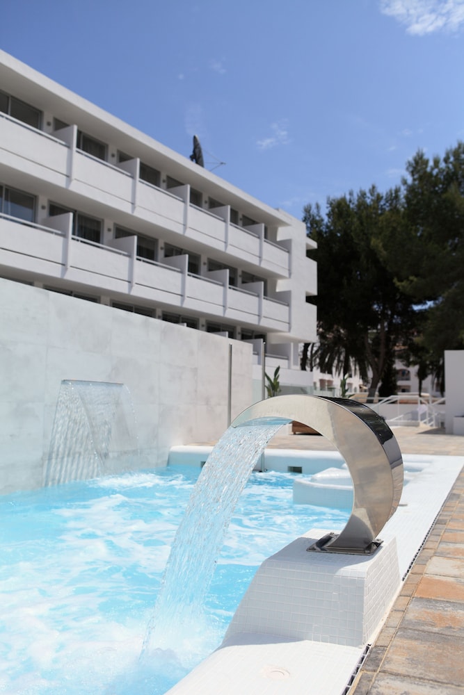Hotel Ánfora Ibiza — Swimming pool in Santa Eulalia, Balearic Islands