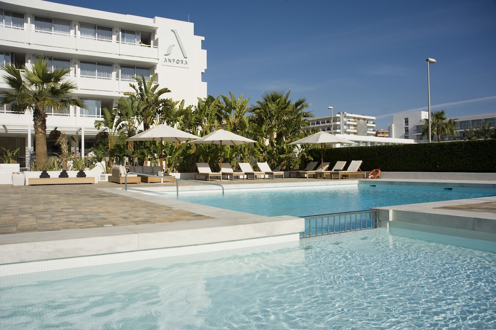Hotel Ánfora Ibiza — Swimming pool in Santa Eulalia, Balearic Islands