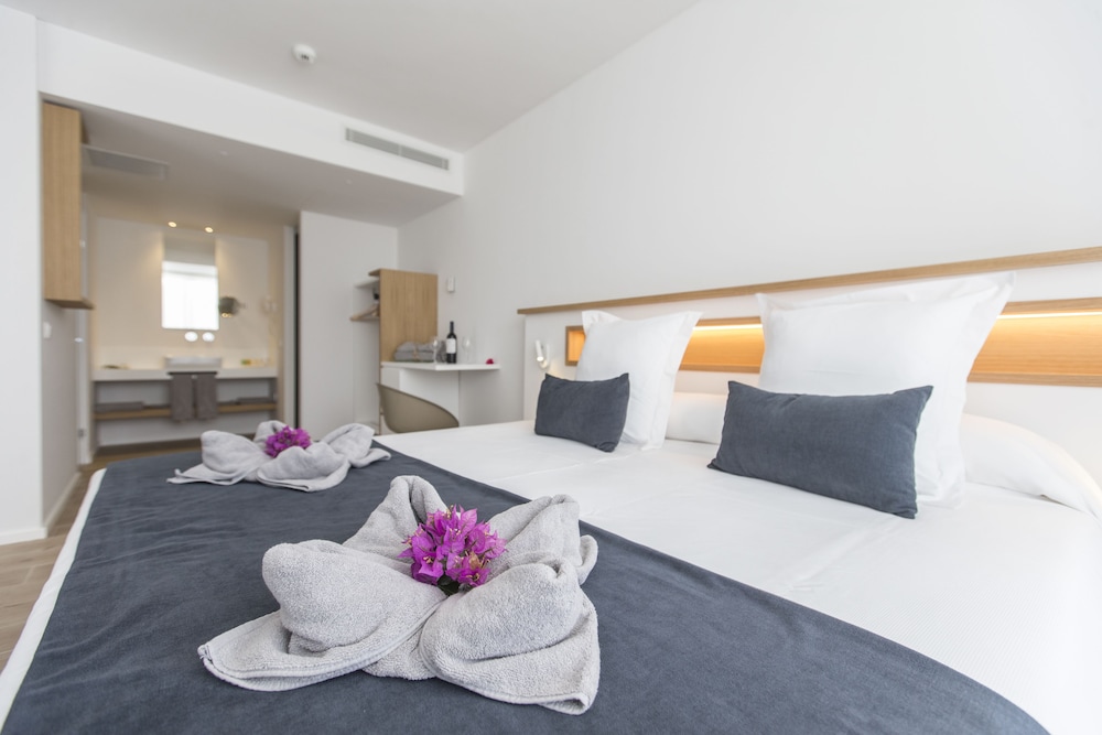 Hotel Ánfora Ibiza — Hotel rooms in Santa Eulalia, Balearic Islands