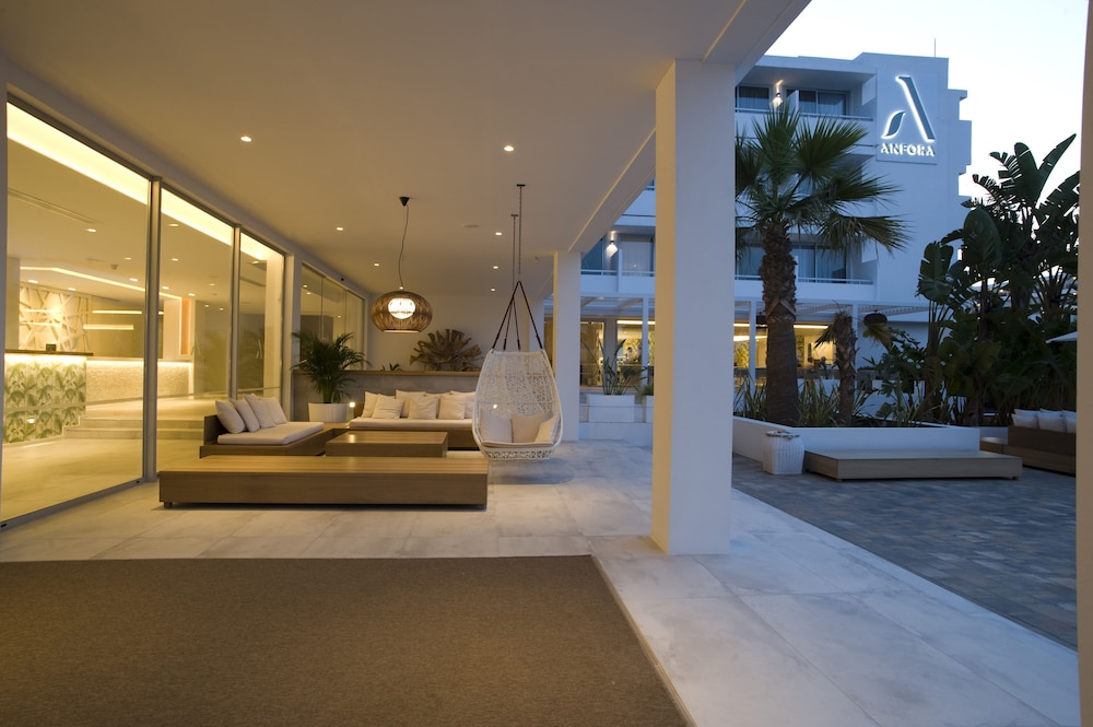 Hotel Ánfora Ibiza — Hotel building in Santa Eulalia, Balearic Islands