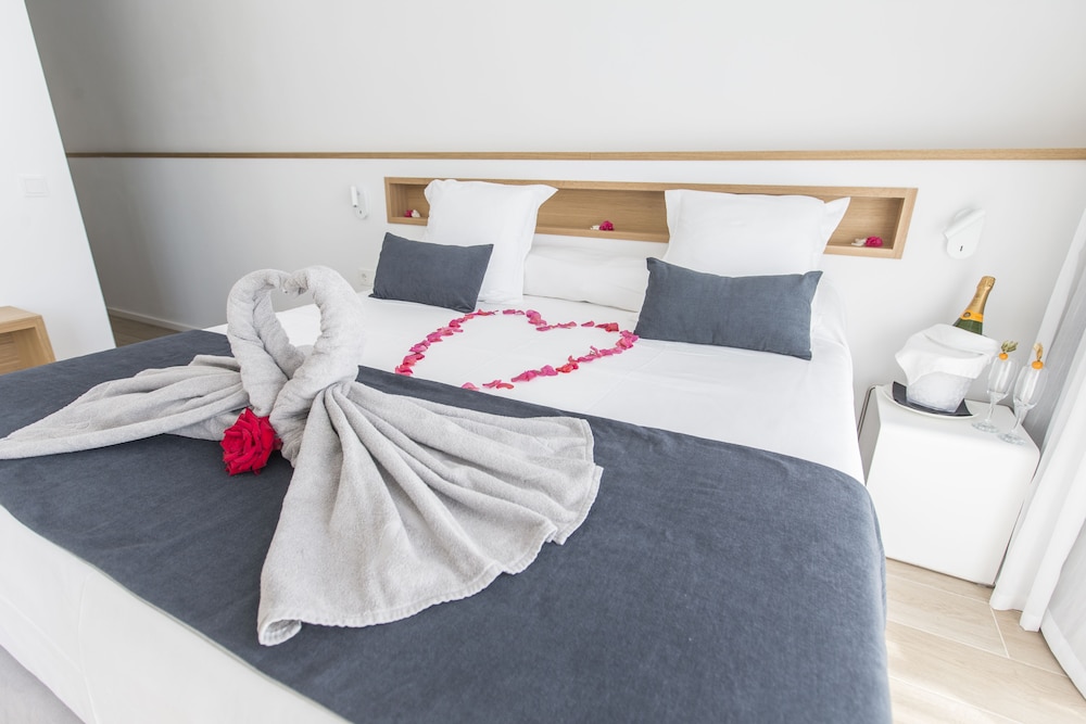 Hotel Ánfora Ibiza — Hotel rooms in Santa Eulalia, Balearic Islands