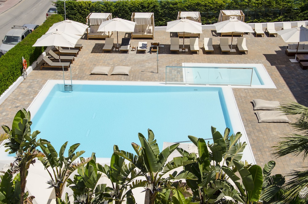 Hotel Ánfora Ibiza — Swimming pool in Santa Eulalia, Balearic Islands