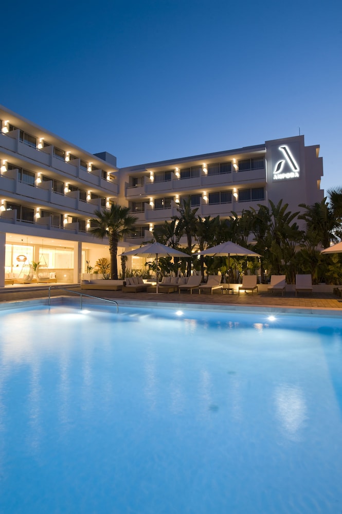 Hotel Ánfora Ibiza — Hotel building in Santa Eulalia, Balearic Islands