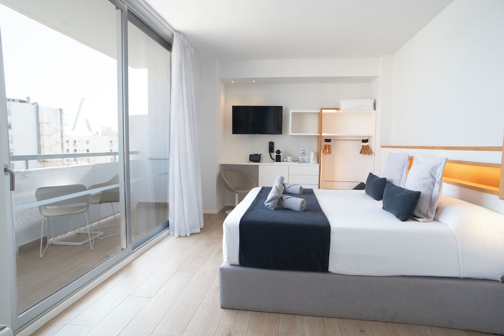 Hotel Ánfora Ibiza — Hotel rooms in Santa Eulalia, Balearic Islands