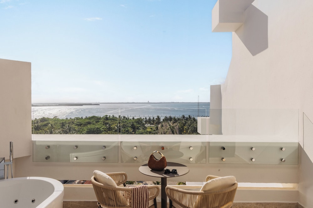 Paradisus Cancún – All Inclusive — Hotel rooms in Cancun, Quintana Roo