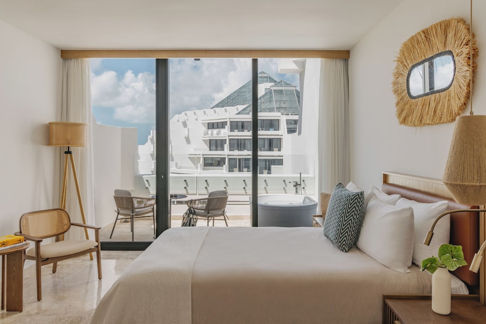 Paradisus Cancún – All Inclusive — Hotel rooms in Cancun, Quintana Roo