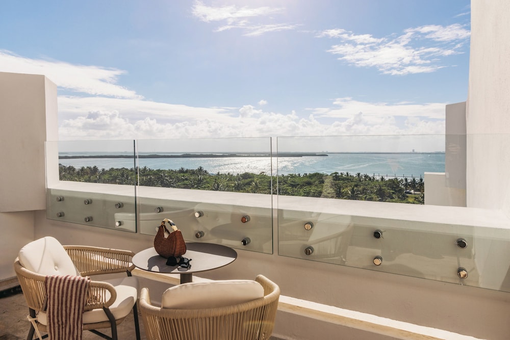 Paradisus Cancún – All Inclusive — Hotel rooms in Cancun, Quintana Roo