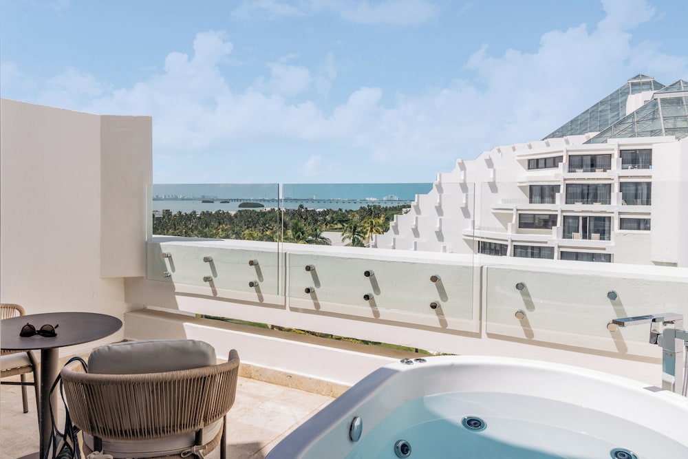Paradisus Cancún – All Inclusive — Hotel rooms in Cancun, Quintana Roo