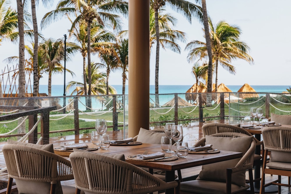 Paradisus Cancún – All Inclusive — Restaurant & bars in Cancun, Quintana Roo