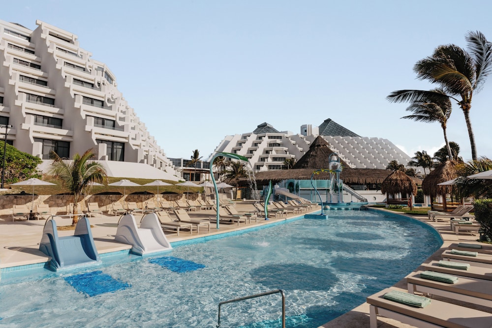 Paradisus Cancún – All Inclusive — Swimming pool in Cancun, Quintana Roo