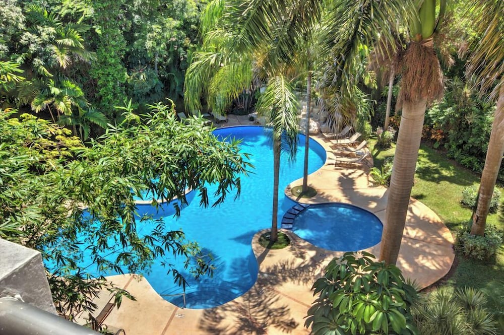 Riviera Maya Suites — Swimming pool in Playa del Carmen, Quintana Roo