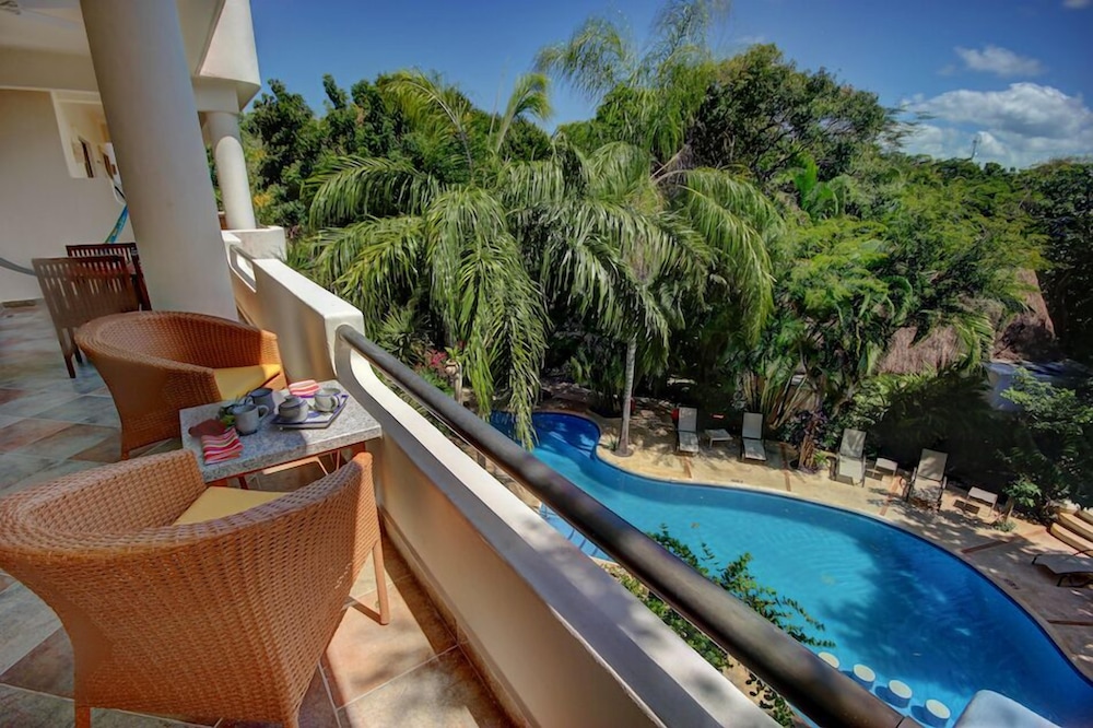 Riviera Maya Suites — Swimming pool in Playa del Carmen, Quintana Roo