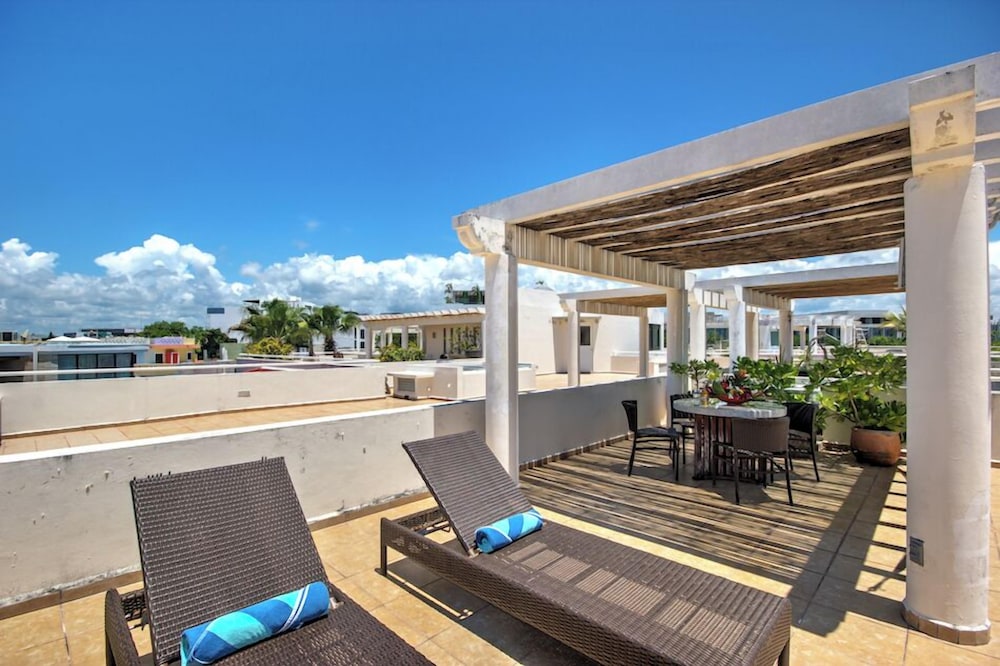 Riviera Maya Suites — Hotel rooms in Playa del Carmen, Quintana Roo