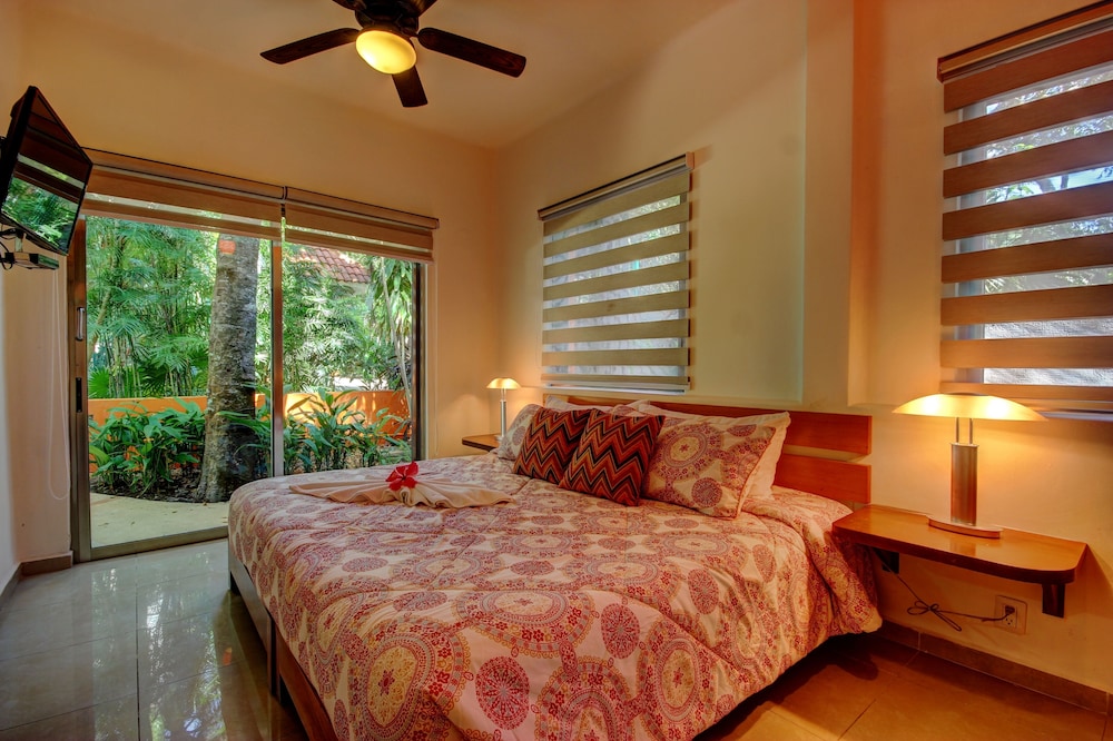 Riviera Maya Suites — Hotel rooms in Playa del Carmen, Quintana Roo