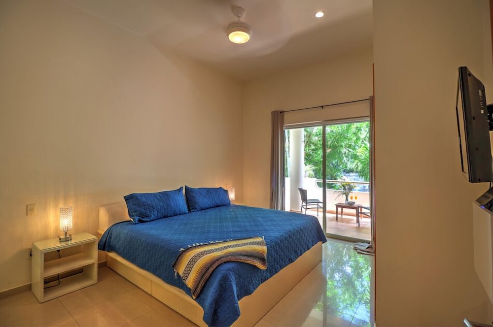 Riviera Maya Suites — Hotel rooms in Playa del Carmen, Quintana Roo