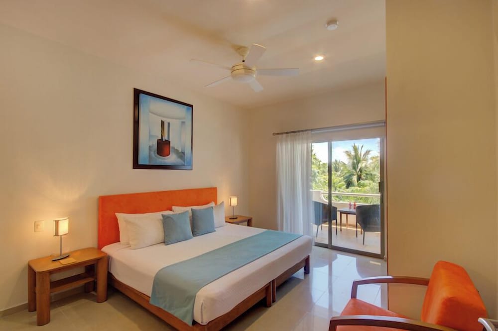 Riviera Maya Suites — Hotel rooms in Playa del Carmen, Quintana Roo