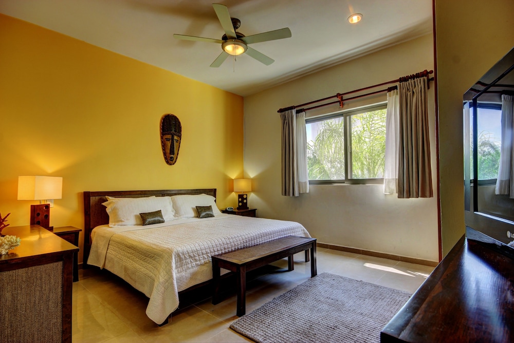 Riviera Maya Suites — Hotel rooms in Playa del Carmen, Quintana Roo