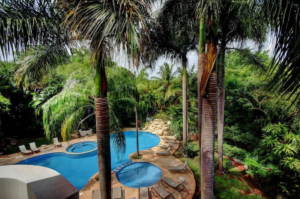 Riviera Maya Suites — Swimming pool in Playa del Carmen, Quintana Roo