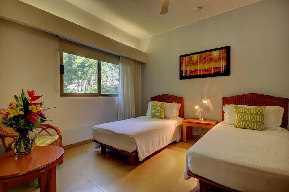 Riviera Maya Suites — Hotel rooms in Playa del Carmen, Quintana Roo