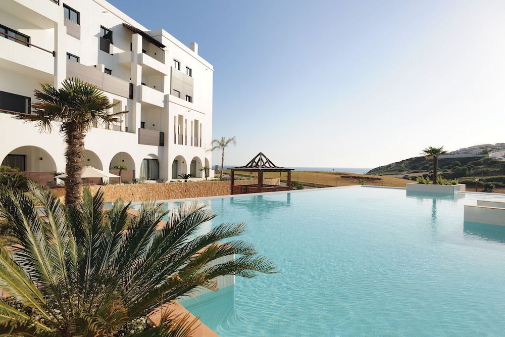 Belmar Spa & Beach Resort — Swimming pool in Lagos, Faro
